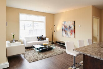 Vantage at Callaghan in Edmonton, AB - Building Photo - Building Photo