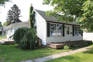 8059 Maple St in Swartz Creek, MI - Building Photo