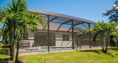 8198 Valiant Dr in Naples, FL - Building Photo - Building Photo