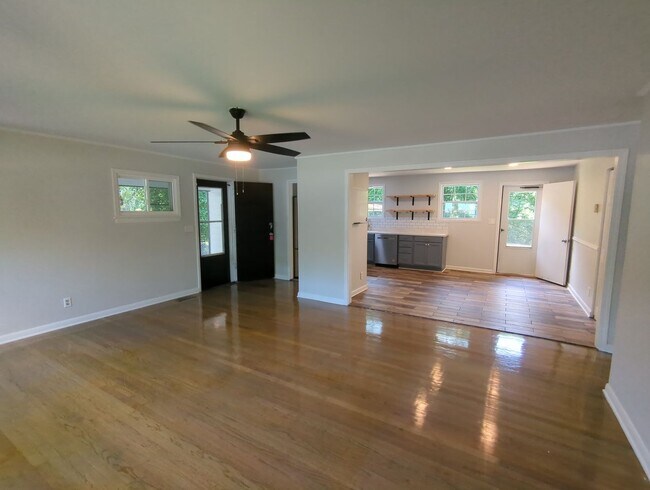 3908 Forest Highland Cir in Chattanooga, TN - Foto de edificio - Building Photo