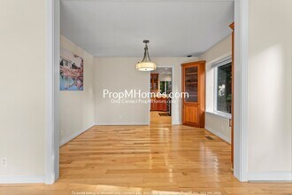 15155 Brook Ct in Lake Oswego, OR - Building Photo - Building Photo