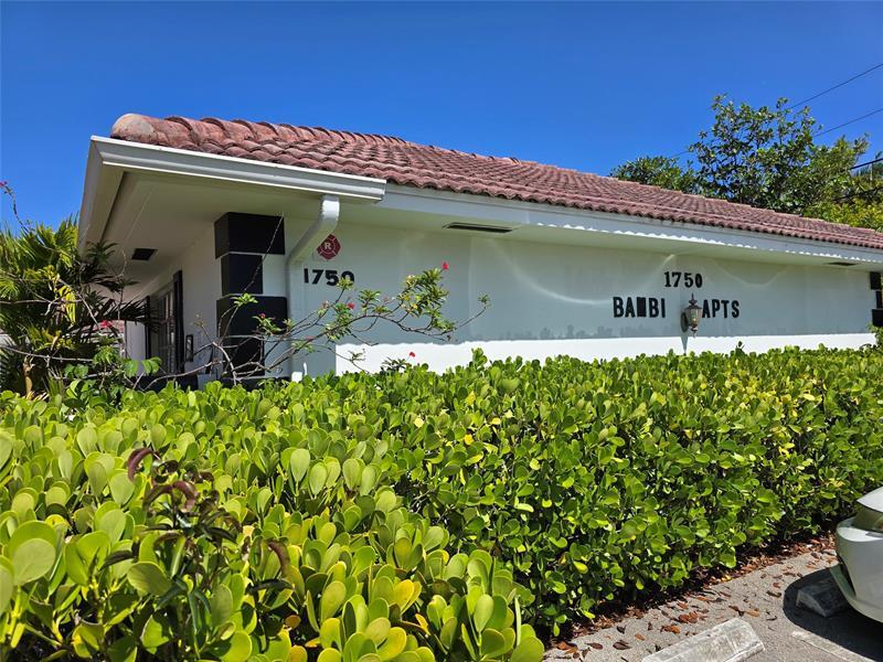 1750 N Riverside Dr in Pompano Beach, FL - Building Photo