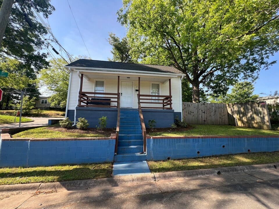 216 E Corporation St in Durham, NC - Building Photo