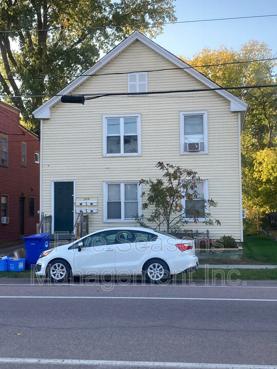 213 N Winooski Ave in Burlington, VT - Building Photo