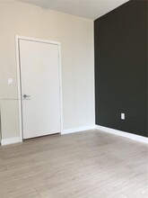 79 SW 12th St, Unit 1406 in Miami, FL - Building Photo - Building Photo