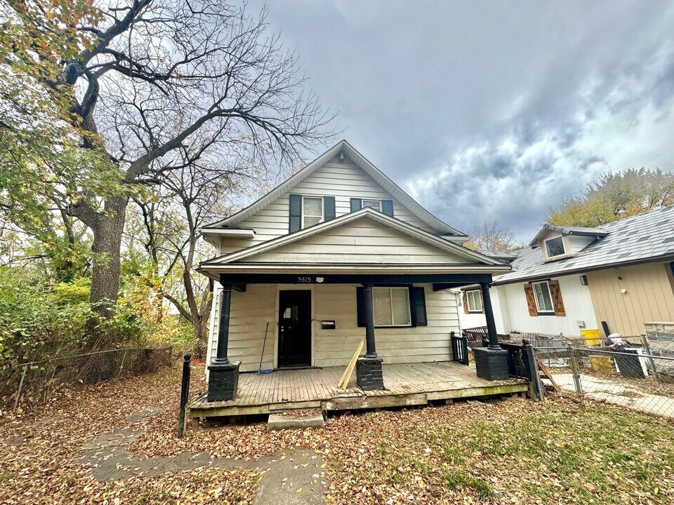 5615 E 16th Terrace in Kansas City, MO - Building Photo