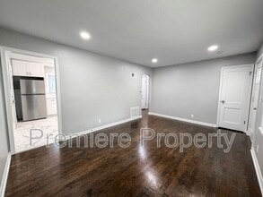 7017 Hunter St in Raytown, MO - Building Photo - Building Photo