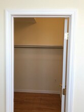 606 N Roan St, Unit 9B in Johnson City, TN - Building Photo - Building Photo