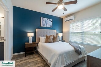 655 W Mallard Creek Church Rd in Charlotte, NC - Building Photo - Building Photo