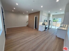 13540 Hamlin St in Los Angeles, CA - Building Photo - Building Photo