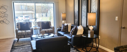Saddlewood Park Townhomes in Minnetonka, MN - Foto de edificio - Building Photo