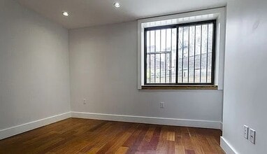 18 Jefferson St in Brooklyn, NY - Foto de edificio - Building Photo