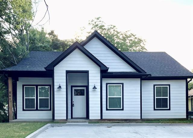 property at 809 S Willow St