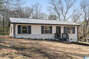 313 Garden Hill Rd in Gardendale, AL - Building Photo