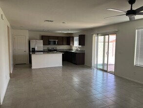 1465 E Chandler Ct in Casa Grande, AZ - Building Photo - Building Photo