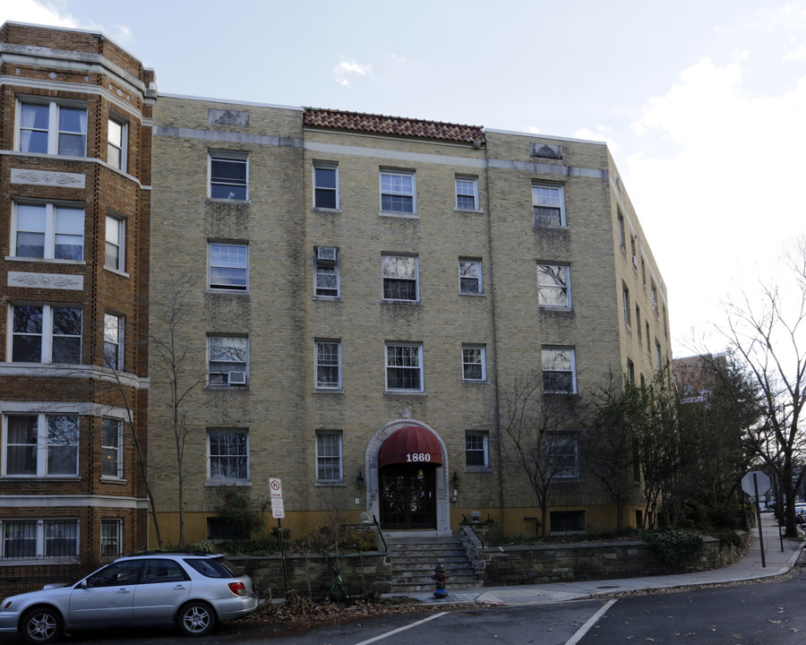 1860 Clydesdale Pl NW in Washington, DC - Building Photo