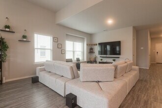 7106 Mistflower Mdw in Venus, TX - Building Photo - Building Photo