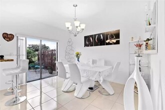 3709 NE 4th St in Homestead, FL - Foto de edificio - Building Photo