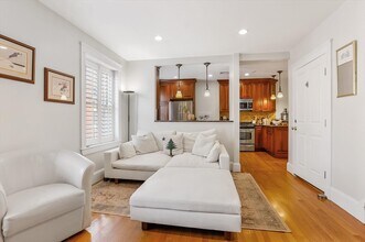 130 Myrtle St in Boston, MA - Building Photo - Building Photo