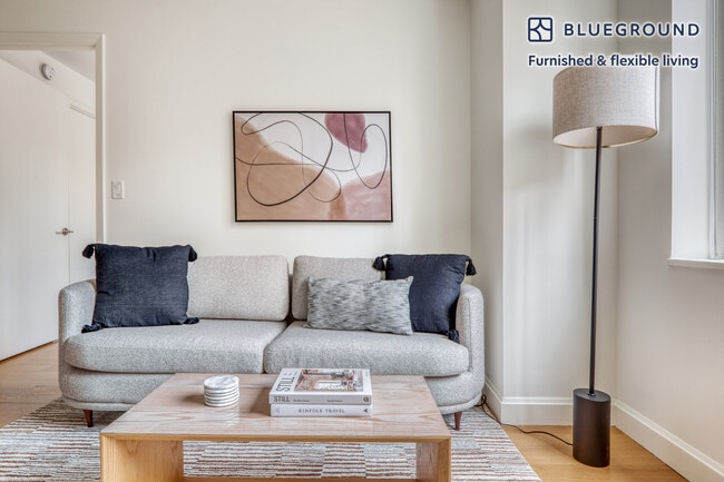 420 E 54th St in New York, NY - Building Photo - Building Photo