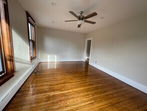 338 K St, Unit 1 in Boston, MA - Foto de edificio - Building Photo