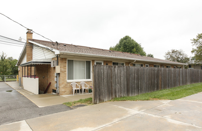 Garden City Apartments in Garden City, MI - Building Photo - Building Photo