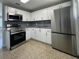 575 E 22nd St in Hialeah, FL - Building Photo