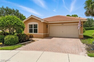 2085 Painted Palm Dr in Naples, FL - Building Photo - Building Photo