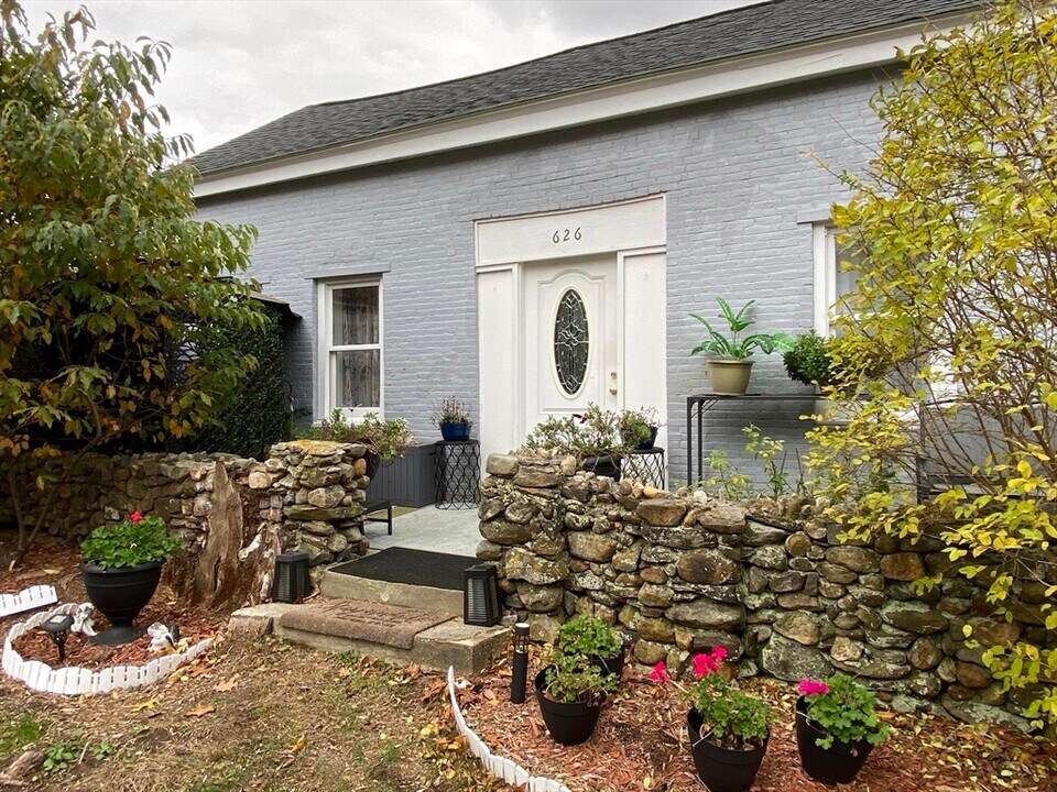 626 Elm St in Marlborough, MA - Building Photo