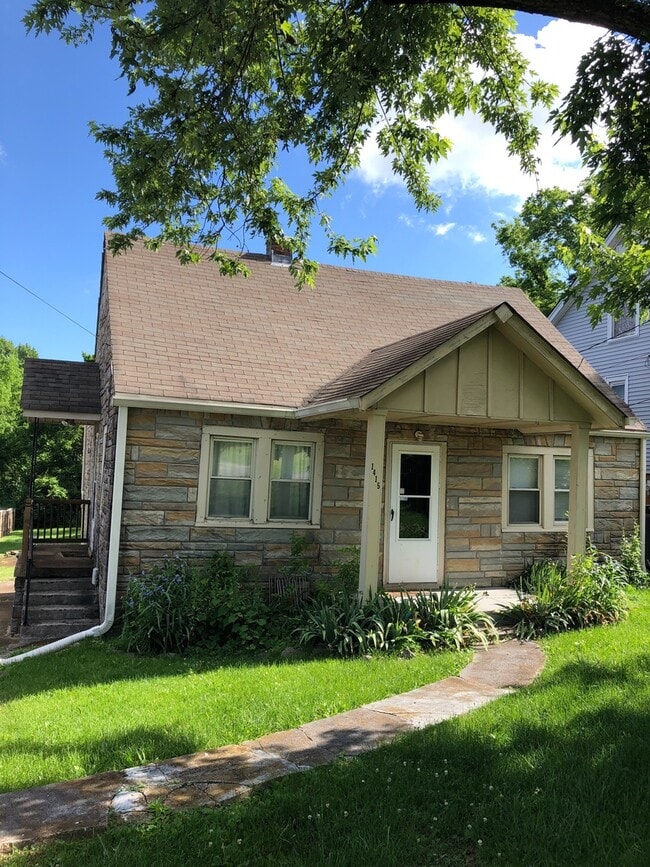 property at 1415 Monetta Ave