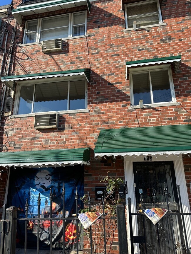 715 Saint Lawrence Ave in Bronx, NY - Building Photo - Building Photo