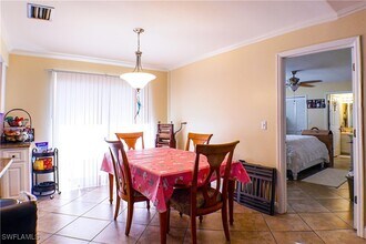14 SW 33rd Ave in Cape Coral, FL - Foto de edificio - Building Photo
