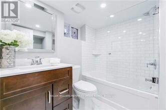 601 Jane St in Toronto, ON - Building Photo - Building Photo