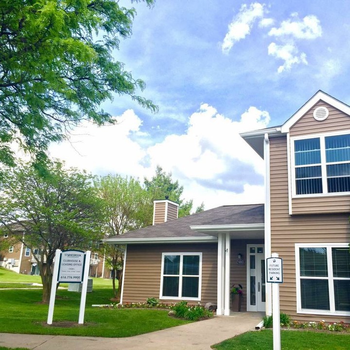 Stonebrook Townhomes I & II in Grand Rapids, MI - Foto de edificio