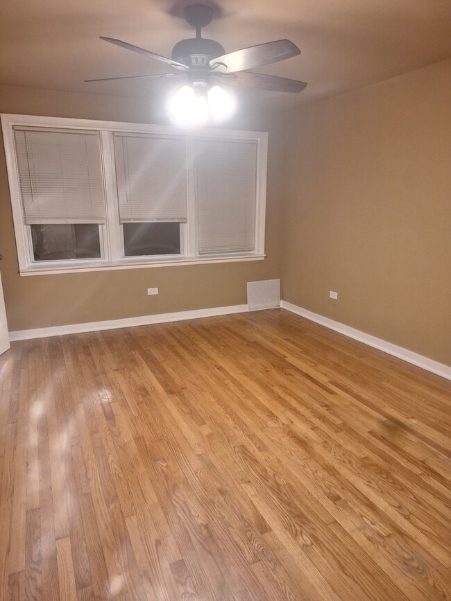 4546 S Rockwell St, Unit 1st floor