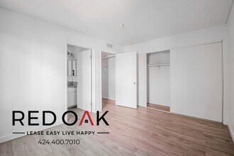 11817 Victory Blvd in Los Angeles, CA - Building Photo - Building Photo