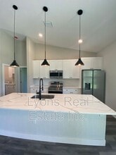 302 Albatross Rd in Rotonda West, FL - Building Photo - Building Photo
