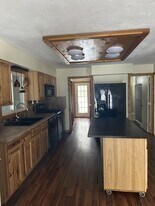 9 S 160th Ave in Holland, MI - Building Photo