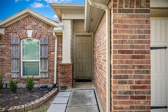 5427 Stonegate Dr in Richmond, TX - Foto de edificio - Building Photo