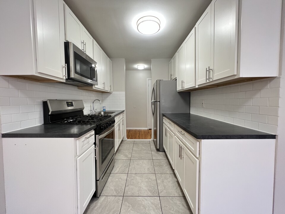 71 Western Ave, Unit 16 in Jersey City, NJ - Building Photo