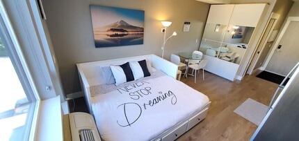 925 Leon Ave in Kelowna, BC - Building Photo - Building Photo