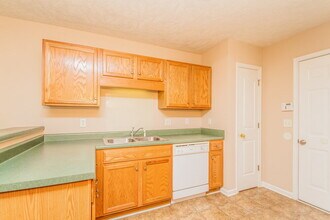 1318 Eastwoods Dr in Murfreesboro, TN - Building Photo - Building Photo