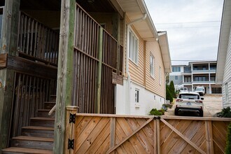 1823 King's Landing Rd in Hampstead, NC - Foto de edificio - Building Photo