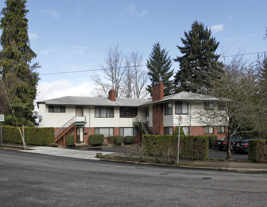 2575 NW Lovejoy St in Portland, OR - Building Photo