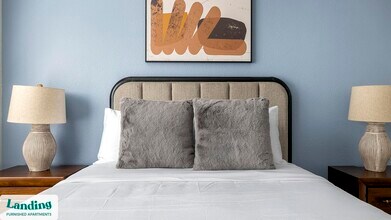 1215 W Slaughter Ln in Austin, TX - Building Photo - Building Photo