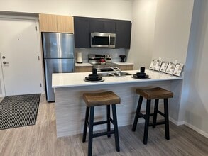 Braywood Place Apartments in Langford, BC - Foto de edificio - Building Photo