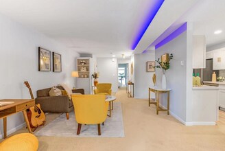 842 100th Ave NE in Bellevue, WA - Building Photo - Building Photo