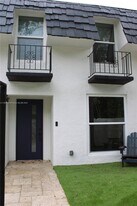 9776 SW 92nd Terrace in Miami, FL - Building Photo