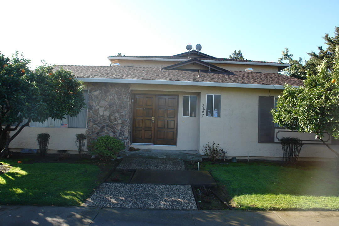 3802 Moorpark Ave in San Jose, CA - Building Photo