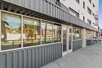 5750 Hollywood Blvd, Unit 236 in Los Angeles, CA - Building Photo - Building Photo